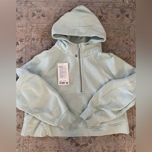 DELICATE MINT LULULEMON SCUBA WITH ORIGINAL TAG